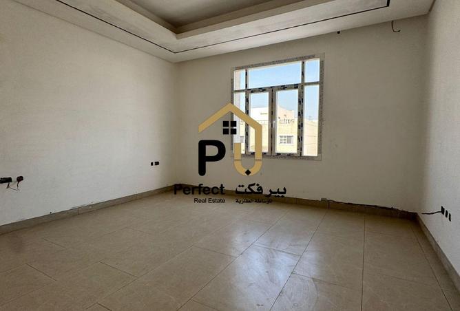 969989 - Property Image 2