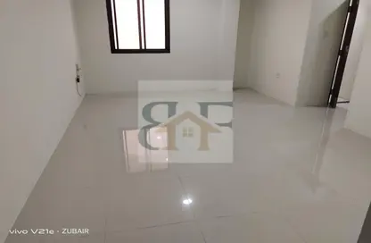 شقة - 3 غرف نوم - 2 حمامات للايجار في شارع المطار القديم - طريق المطار القديم - الدوحة