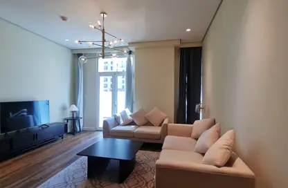 Apartment - 2 Bedrooms - 3 Bathrooms for rent in Floresta Gardens - Floresta Gardens - The Pearl Island - Doha