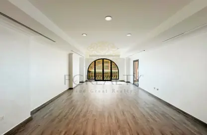 شقة - 2 غرف نوم - 3 حمامات للبيع في طريق بورتو الشرقي - بورتو أرابيا - جزيرة اللؤلؤة - الدوحة