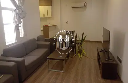 شقة - غرفة نوم - 1 حمام للايجار في شارع المطار القديم - طريق المطار القديم - الدوحة