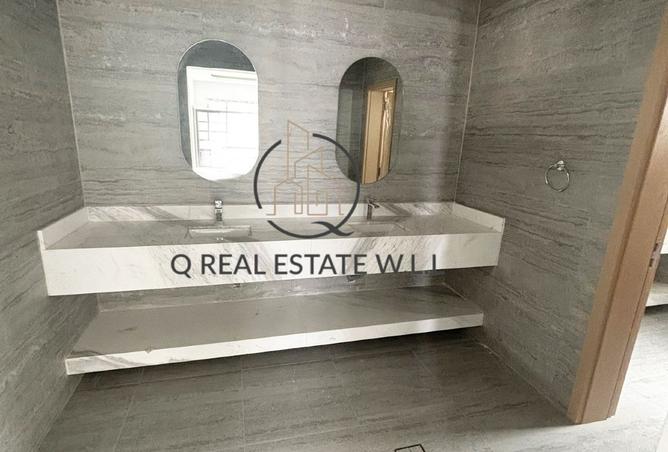 942793 - Property Image 2