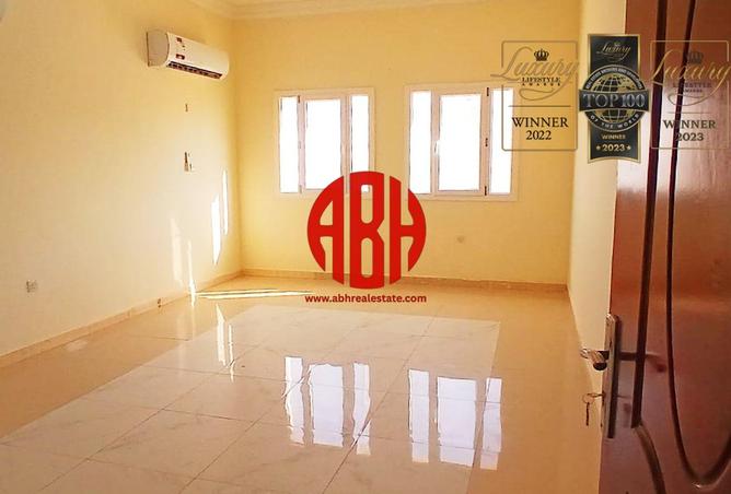 974421 - Property Image 2