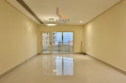 Apartment - 2 Bedrooms - 2 Bathrooms for rent in Marina  25 - Marina District - Lusail
