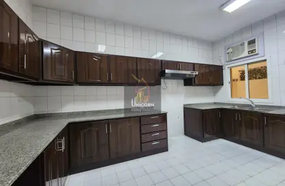 صورة لـ مطبخ مجمع سكني - 3 غرف نوم - 3 حمامات للايجار في الوعب - الوعب - الدوحة ، صورة رقم 1