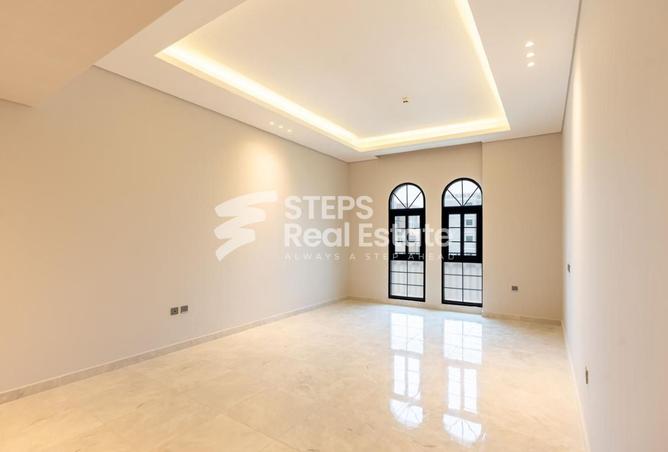 975754 - Property Image 2