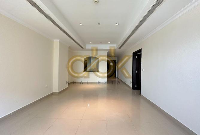 967275 - Property Image 2