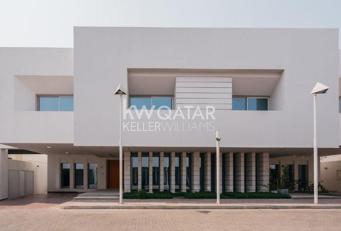 948061 - Property Image 2