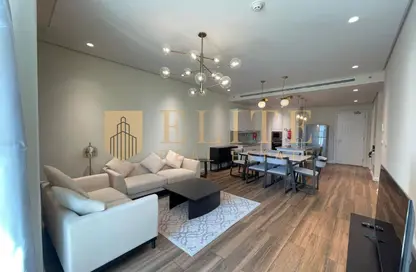 Apartment - 1 Bedroom - 2 Bathrooms for rent in The Garden - Floresta Gardens - The Pearl Island - Doha