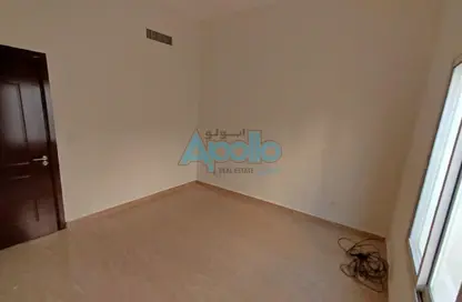 فيلا - 4 غرف نوم - 3 حمامات للايجار في شارع الهناء - الغرافة - الدوحة