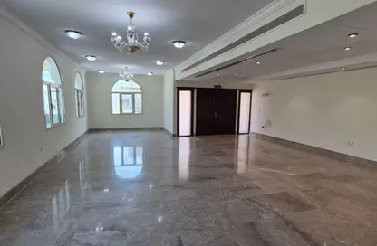 فيلا - 5 غرف نوم - 5 حمامات للايجار في شارع النعيجة - النعيجة - الدوحة