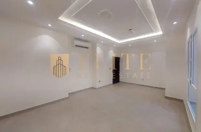 Apartment - 2 Bedrooms - 2 Bathrooms for rent in Al Nasr Street - Al Nasr - Doha
