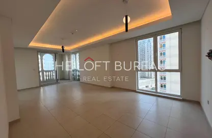 Apartment - 2 Bedrooms - 3 Bathrooms for rent in Viva West - Viva Bahriyah - The Pearl Island - Doha