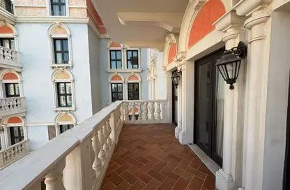 Apartment - 1 Bedroom - 2 Bathrooms for rent in Carnaval - Qanat Quartier - The Pearl Island - Doha