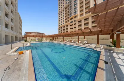 Apartment - 1 Bedroom - 2 Bathrooms for rent in Tower 23 - Porto Arabia - The Pearl Island - Doha