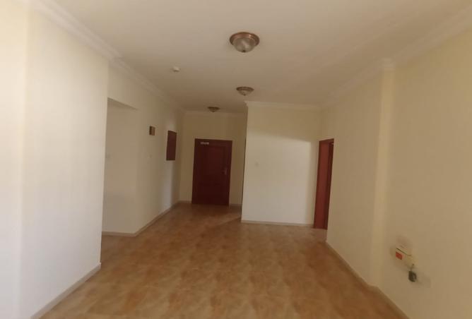 957172 - Property Image 2