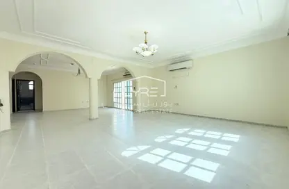 فيلا - 4 غرف نوم - 3 حمامات للايجار في الثمامة - الثمامة - الدوحة