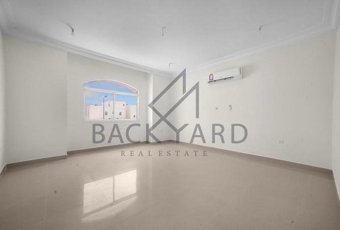 930076 - Property Image 2