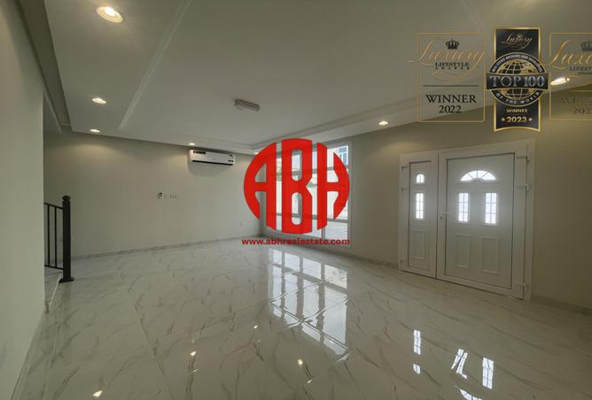 992494 - Property Image 3