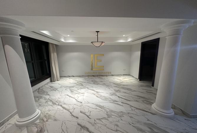 991162 - Property Image 2