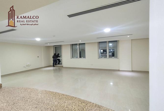 954782 - Property Image 3