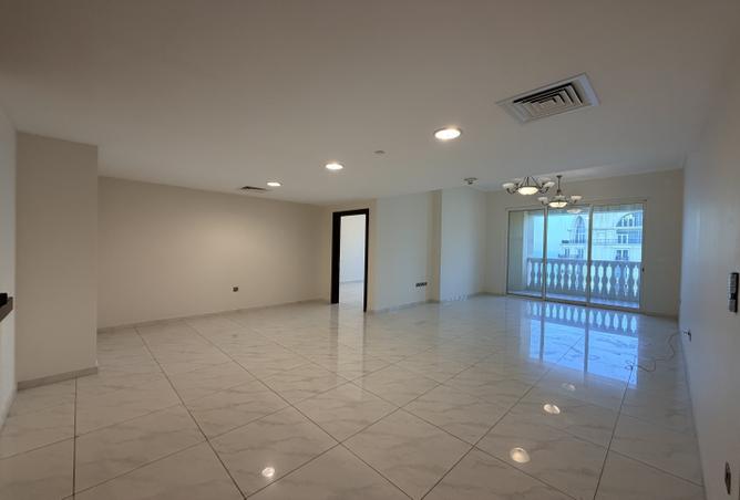 977933 - Property Image 2