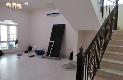 Villa - 5 Bedrooms - 6 Bathrooms for rent in Mamoura 18 - Al Maamoura - Doha