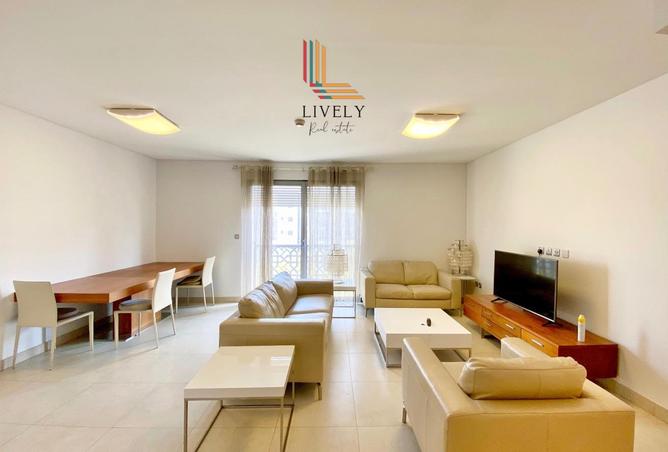 965905 - Property Image 2