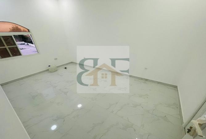 998450 - Property Image 3