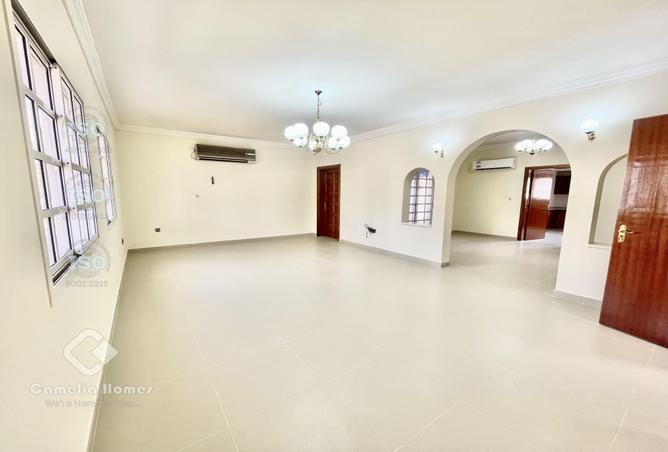 996383 - Property Image 2