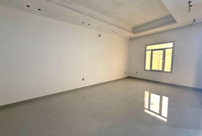 933219 - Property Image 2
