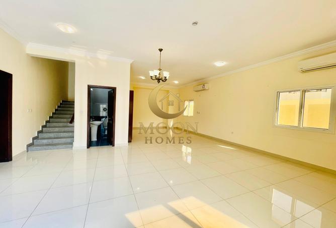 972044 - Property Image 2