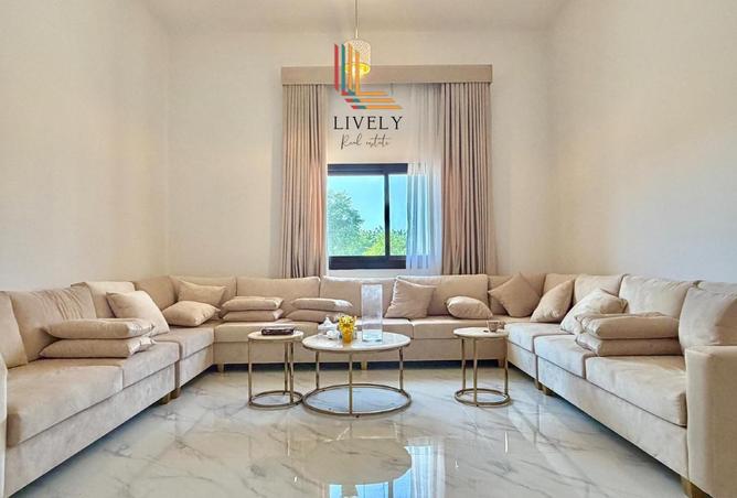 994363 - Property Image 2