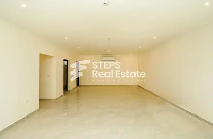 Apartment - 2 Bedrooms - 3 Bathrooms for rent in Al Nasr Street - Al Nasr - Doha