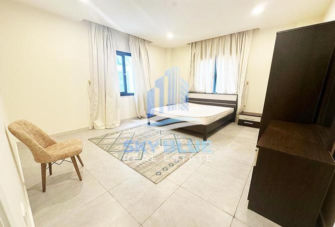 745301 - Property Image 2