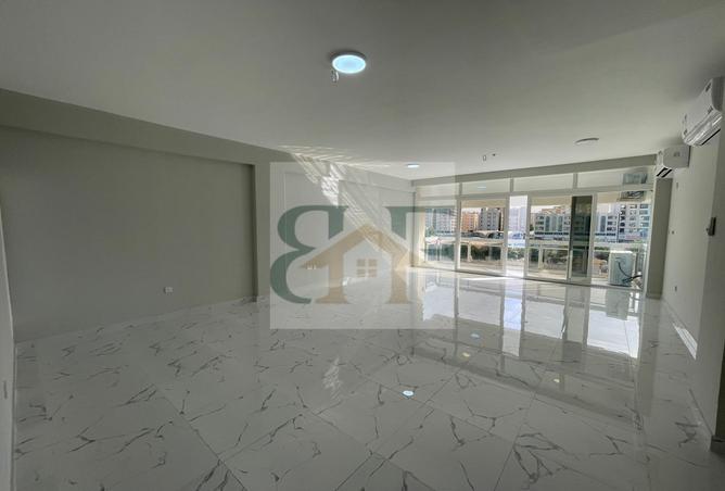 988665 - Property Image 2