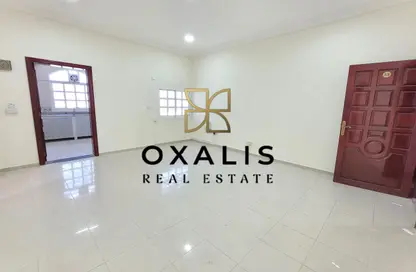 Apartment - 2 Bedrooms - 2 Bathrooms for rent in Anas Street - Fereej Bin Mahmoud North - Fereej Bin Mahmoud - Doha