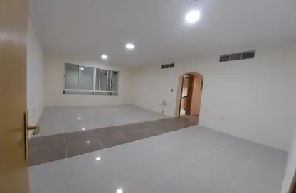 Apartment - 2 Bedrooms - 2 Bathrooms for rent in Al Mansoura - Al Mansoura - Doha