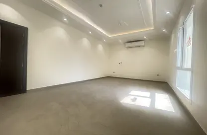 شقة - 2 غرف نوم - 2 حمامات للايجار في بناية عبدالله بن سلطان آل ثاني - الطريق الدائري الثالث - السد - الدوحة