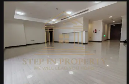 شقة - 2 غرف نوم - 3 حمامات للايجار في طريق بورتو الغربي - بورتو أرابيا - جزيرة اللؤلؤة - الدوحة