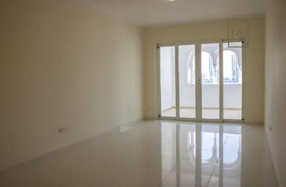 Empty Room image for: Apartment - 3 Bedrooms - 3 Bathrooms for sale in Viva Bahriyah - The Pearl Island - Doha, Image 1