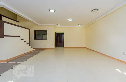 Villa - 4 Bedrooms - 4 Bathrooms for rent in Umm Al Seneem Street - Ain Khaled - Doha