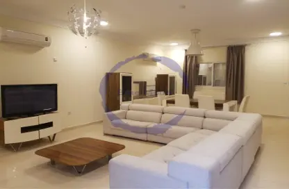 Living Room image for: Villa - 3 Bedrooms - 3 Bathrooms for rent in Ain Khalid Gate - Ain Khalid Gate - Ain Khaled - Doha, Image 1