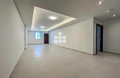 Empty Room image for: Apartment - 1 Bedroom - 2 Bathrooms for rent in Tower 23 - Viva Bahriyah - The Pearl Island - Doha, Image 1