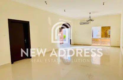 Compound - 4 Bedrooms - 3 Bathrooms for rent in Old Airport Road - Old Airport Road - Doha