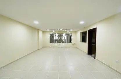 شقة - 3 غرف نوم - 4 حمامات للايجار في فريج بن محمود - الدوحة