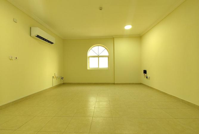 932812 - Property Main Image