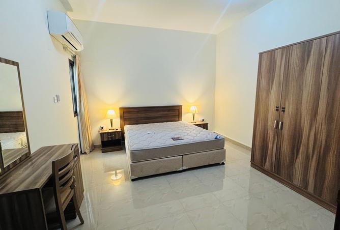 990878 - Property Image 2