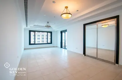 Apartment - 2 Bedrooms - 3 Bathrooms for rent in Tower 9 - Porto Arabia - The Pearl Island - Doha