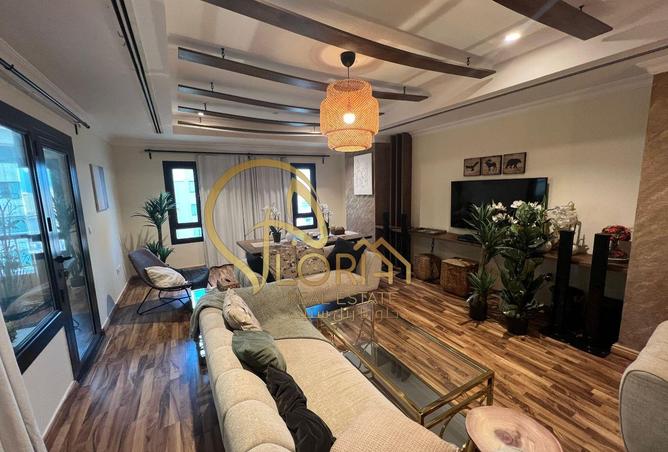 978385 - Property Image 2